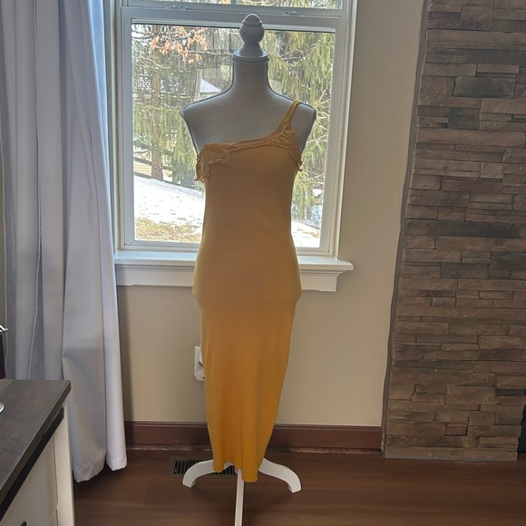 Express Lace Ribbed One Shoulder Midi Dress Size Medium NWT💛 - Picture 2 of 3